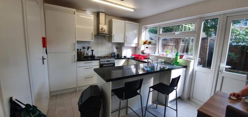 Cade Castle - Tulse Hill Apartment Лондон Екстериор снимка